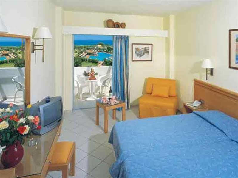 Oasis Beach Hotel - Adults Only Anissaras Bagian luar foto