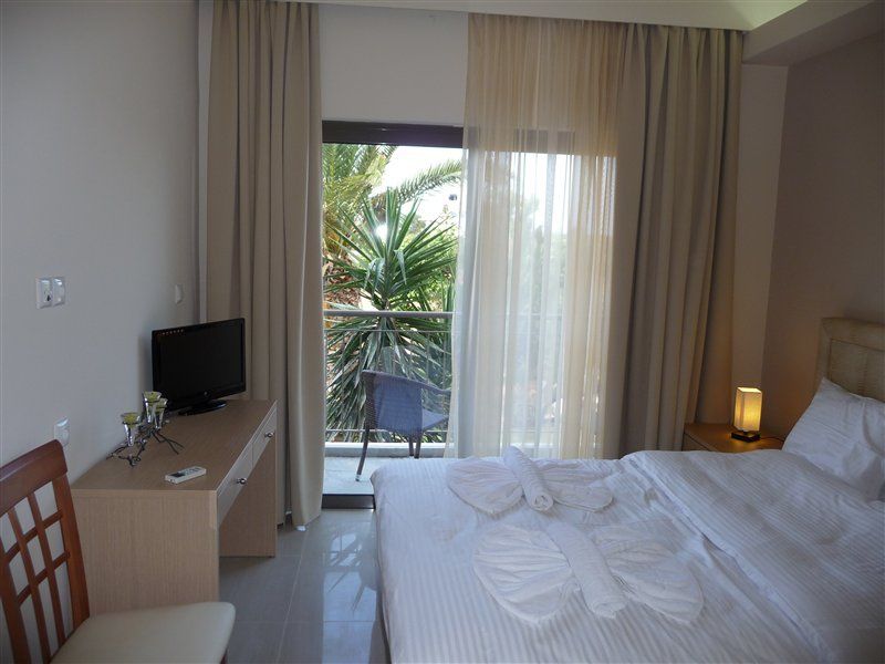 Oasis Beach Hotel - Adults Only Anissaras Bagian luar foto